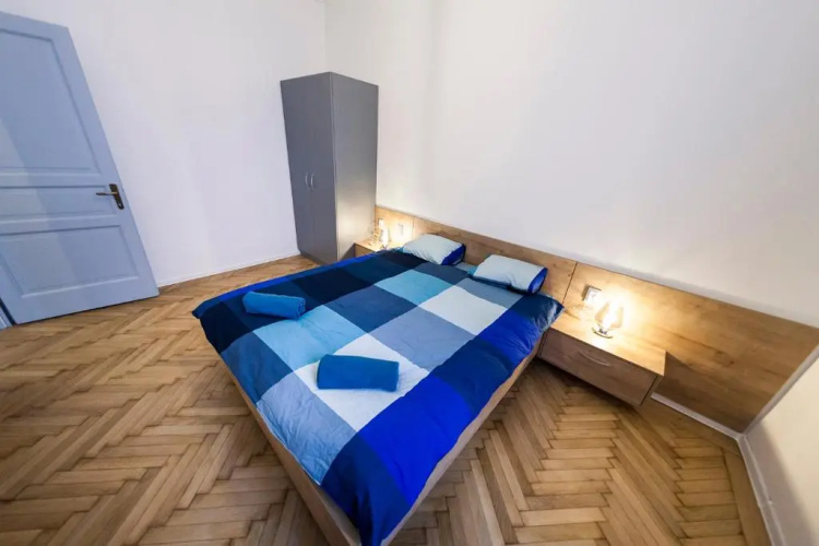 Central Luxury 4A