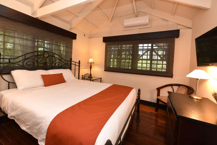 Tulemar Resort
