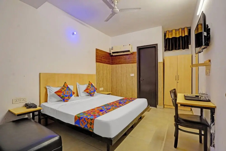 Fabhotel Vasundhara Grand