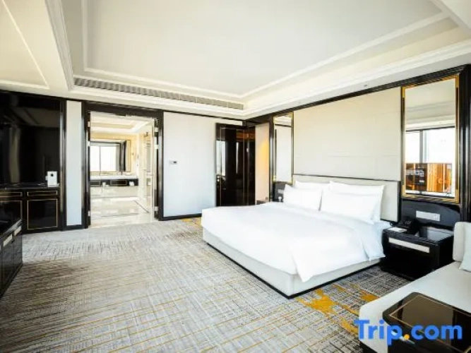 Suite with view