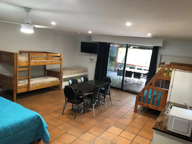 1770 Holiday Village