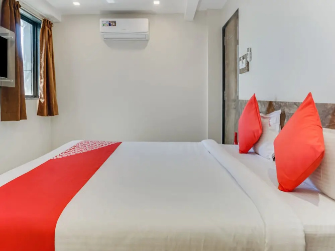 OYO 22571 Hotel Sarathi