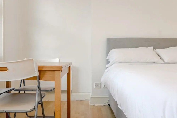Spacious Studio in West Kensington