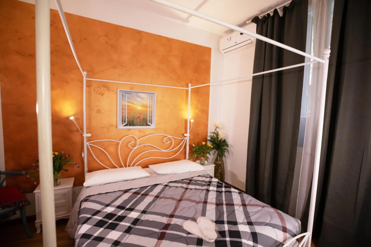 Like Romeo Suites
