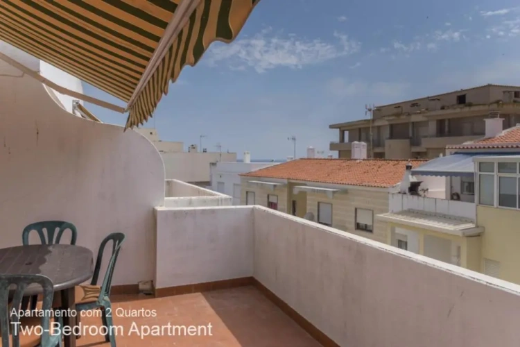 2 Bedrooms Apartment