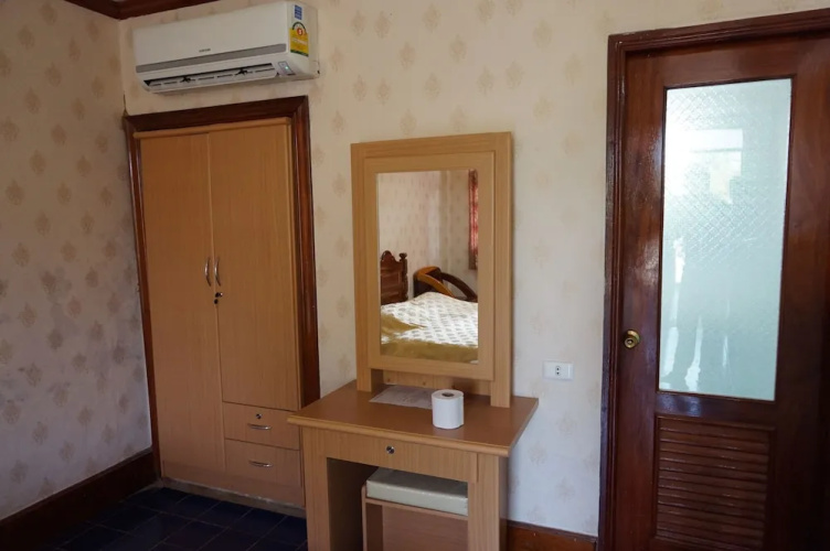 Phonepaseud Hotel