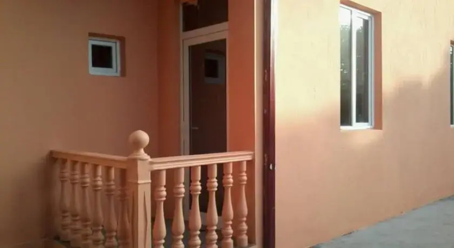 Nini Guest House