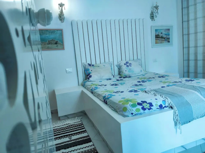 "comfort Shell Near the Beach"