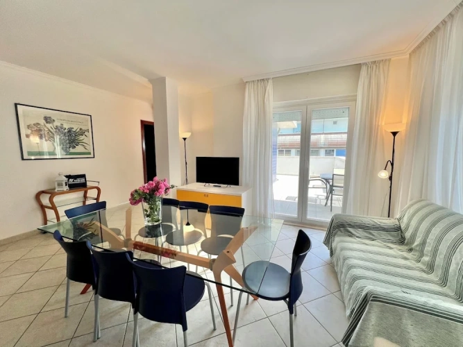 3 Bedrooms Apartment with balcony and with city view
