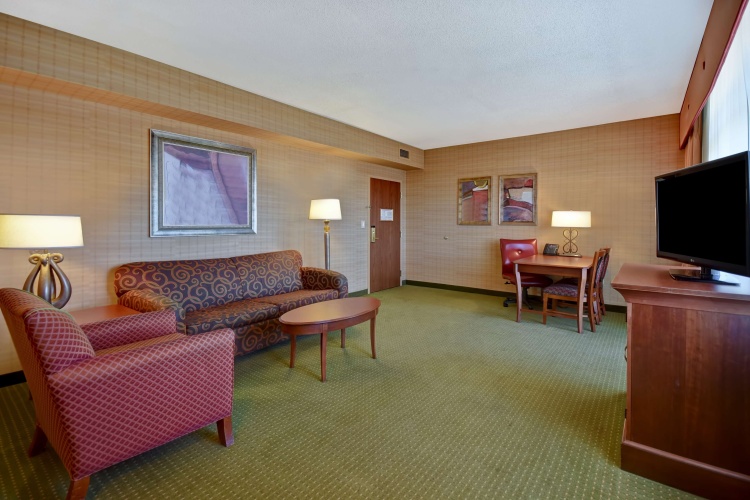 Embassy Suites by Hilton Hot Springs Hotel & Spa photo 7