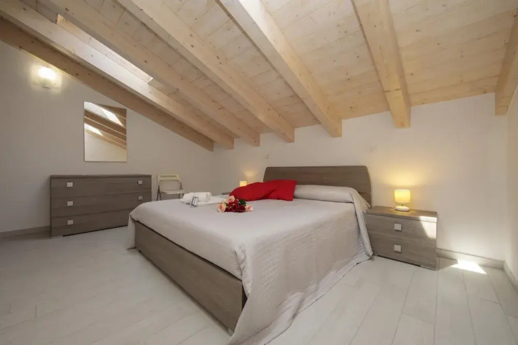 Silver Lake Apartment