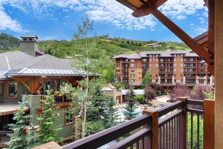 Deluxe Quadruple room with balcony