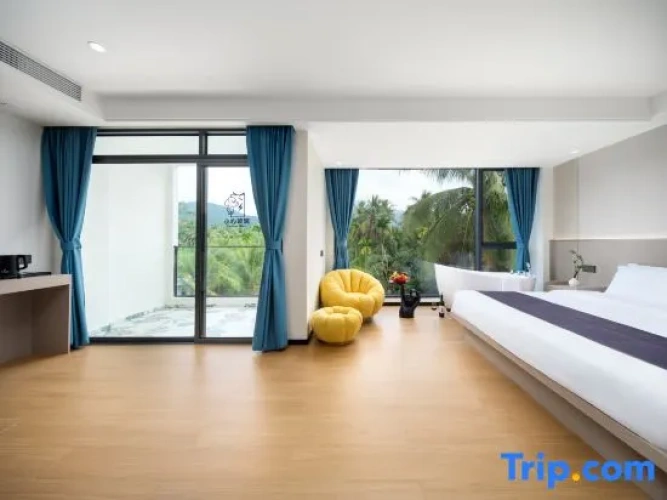 Deluxe Suite