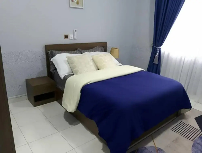 3 Bed Flat - Sleeps 6 - Parking - Wifi
