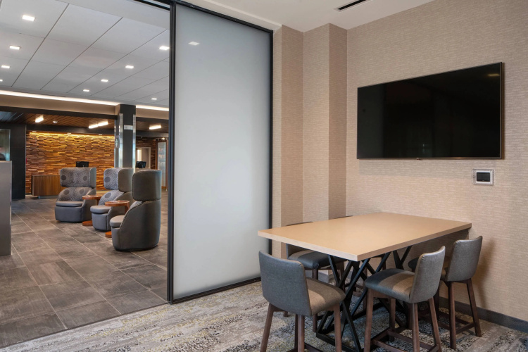 Courtyard By Marriott Lafayette South