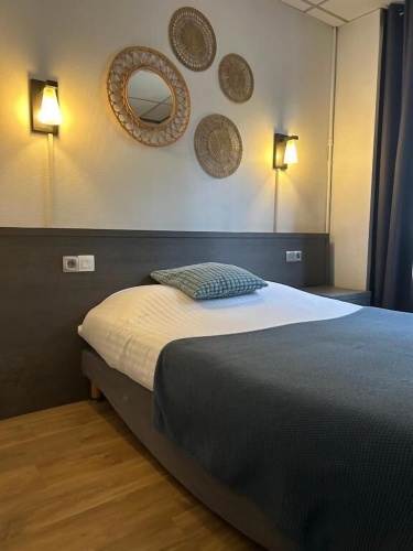 Standard Double room with city view