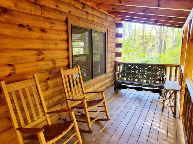 Red Wolf Cabin in Maggie Valley