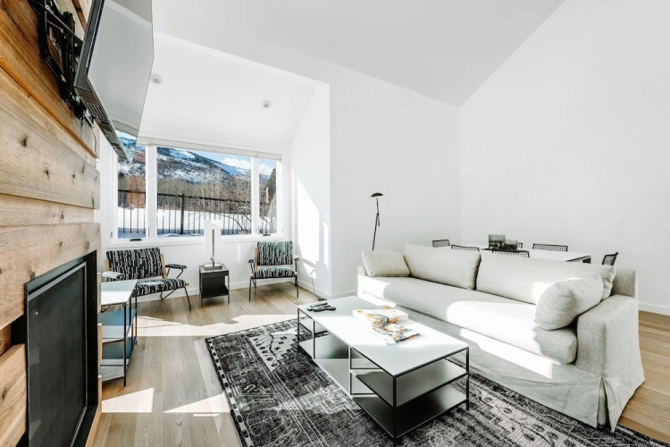 Three Kings Condominiums
