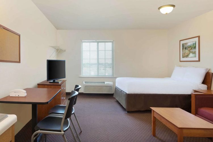 WoodSpring Suites Tyler Rose Garden