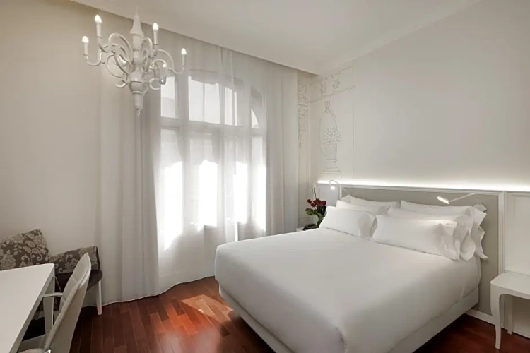 Superior Single room with view