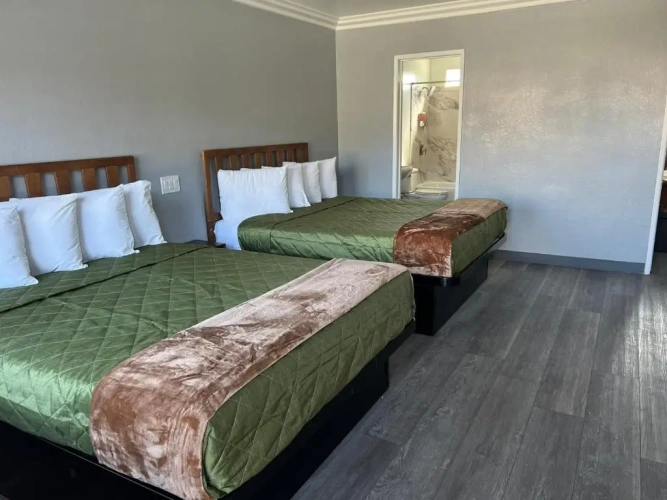 Deluxe Quadruple room