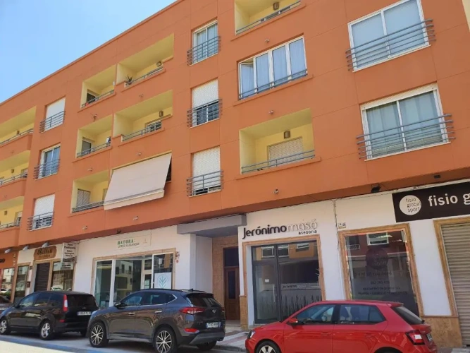 3 Bedrooms Apartment