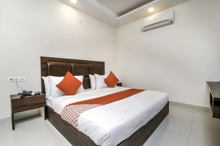 Oyo Flagship 24427 Jayam Nagar