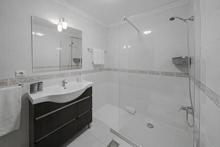 Duplex With sea View, Reis Magos V