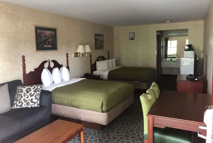 Standard Quadruple room