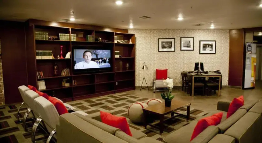 Summit Hotel
