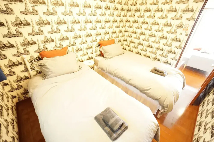 PINK Suite HOUSE