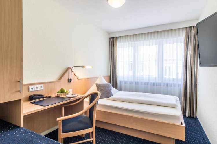 Standard Single room with view
