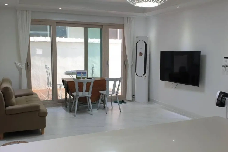 2 Bedrooms Cottage