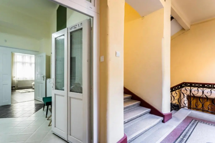 BpR Turquoise Simplicity Apartment