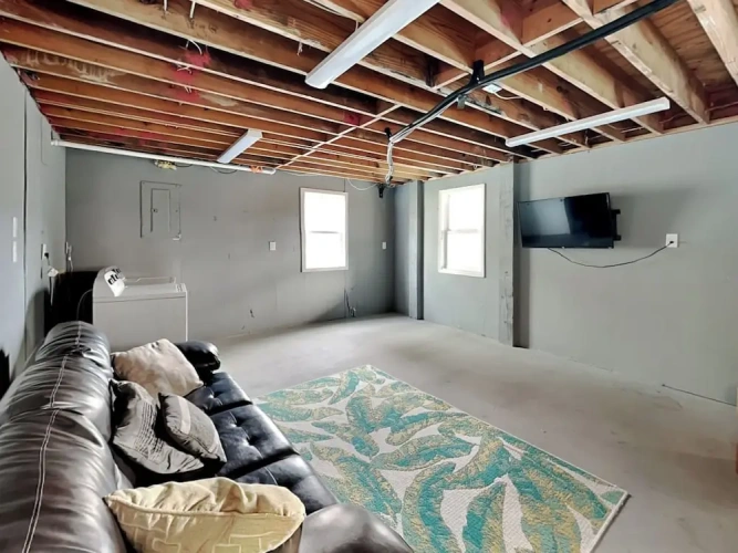 5 Bedrooms Studio with balcony