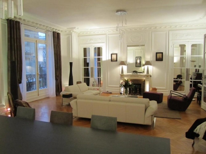 3 Bedrooms Apartment