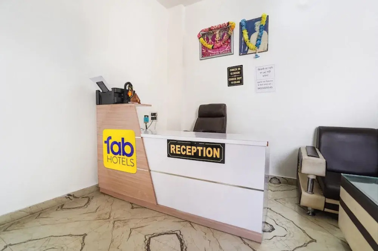 Fabhotel Om Palace