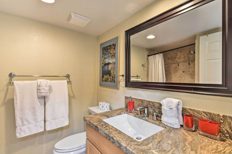 2 Bedrooms Apartment