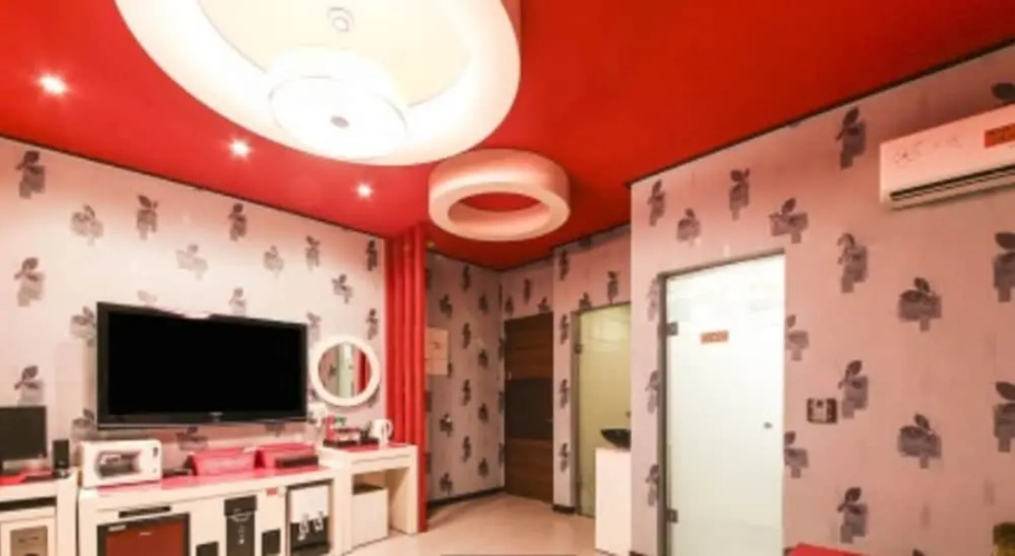 Shine Motel