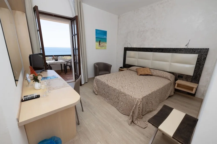2 Bedrooms Deluxe Double Suite