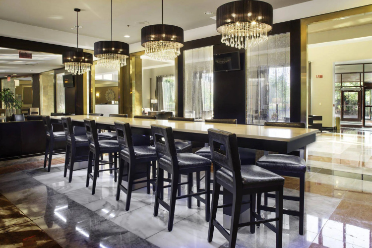 Laguardia Plaza Hotel photo 36