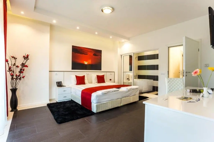 Standard Triple room