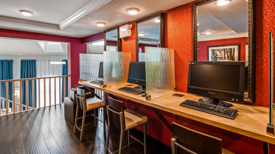 Best Western Plus Regency Inn & Conference Centre photo 24