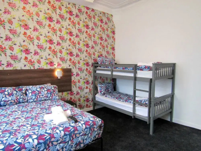 Belroy Hotel