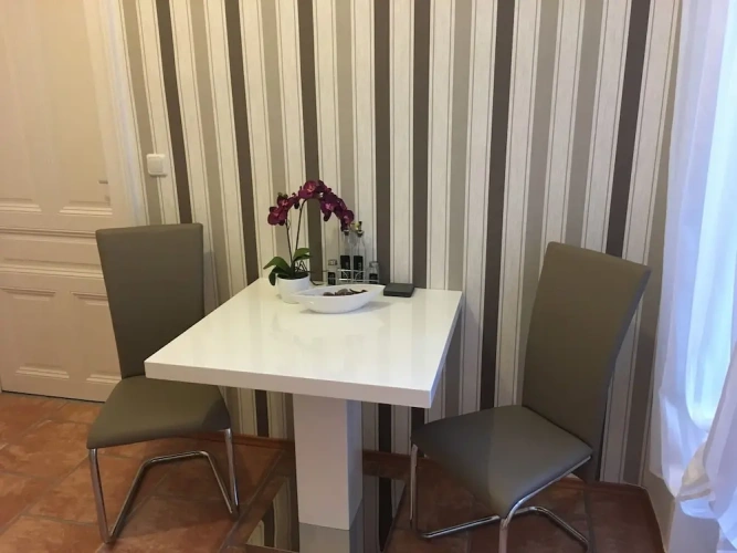 1 Bedroom Economy Apartment