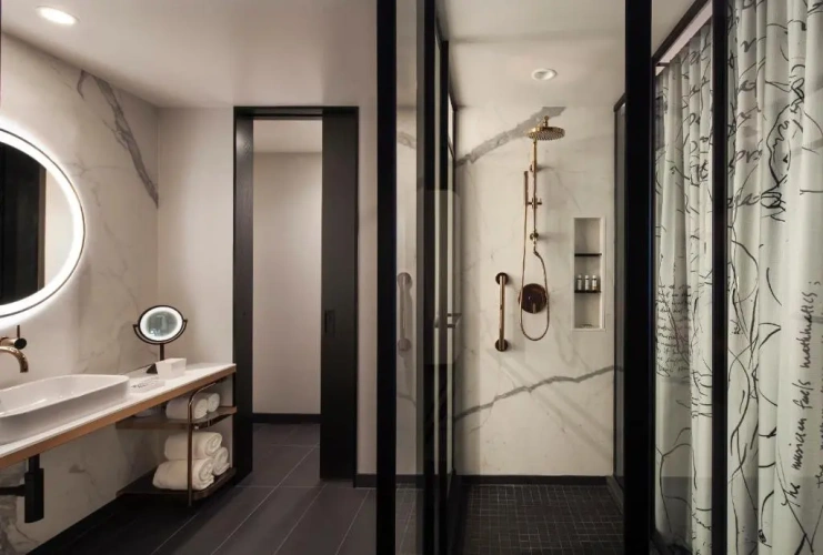 Standard room with city view