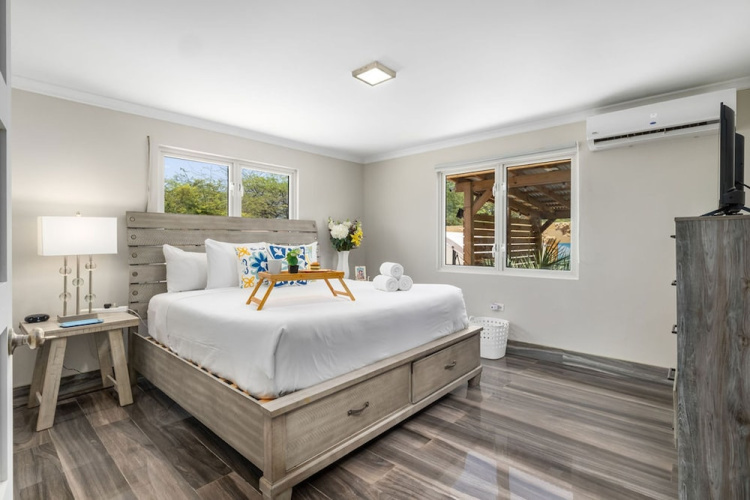 3br2ba Great Location Private Pool Amenities