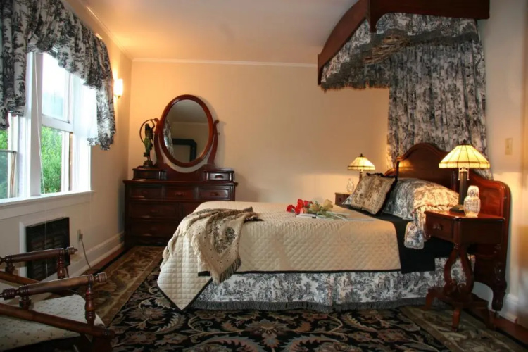Eureka Street Inn