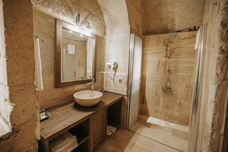 Lagania Cave Suites