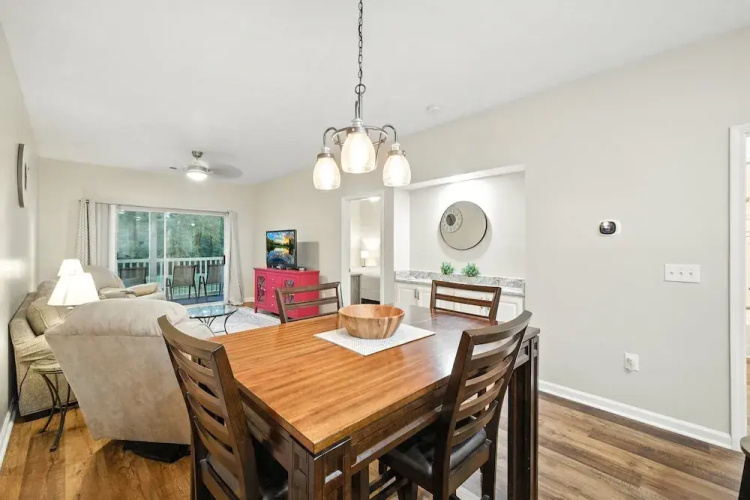 River Oaks 55e 2 Bedroom Condo